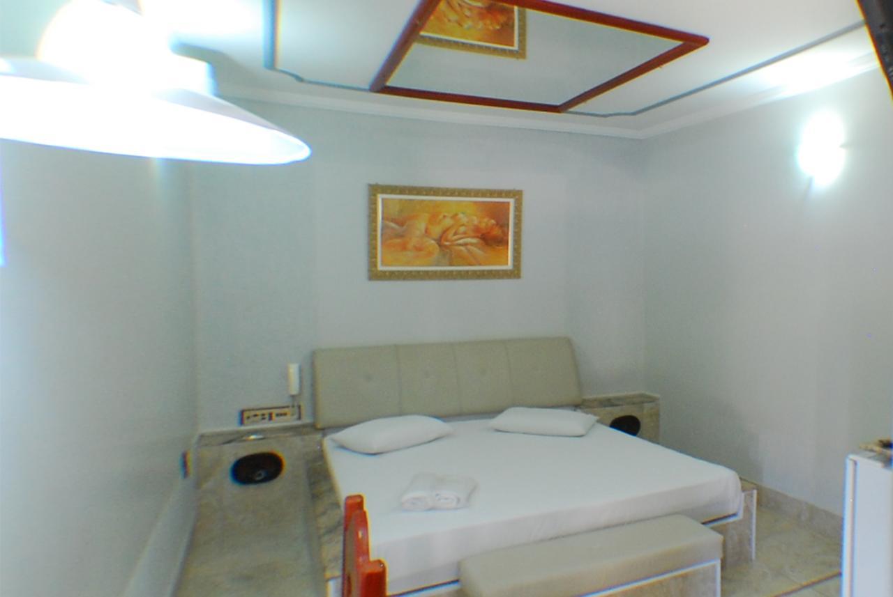 Castellu'S (Adults Only) Hotel Pirassununga Exterior photo